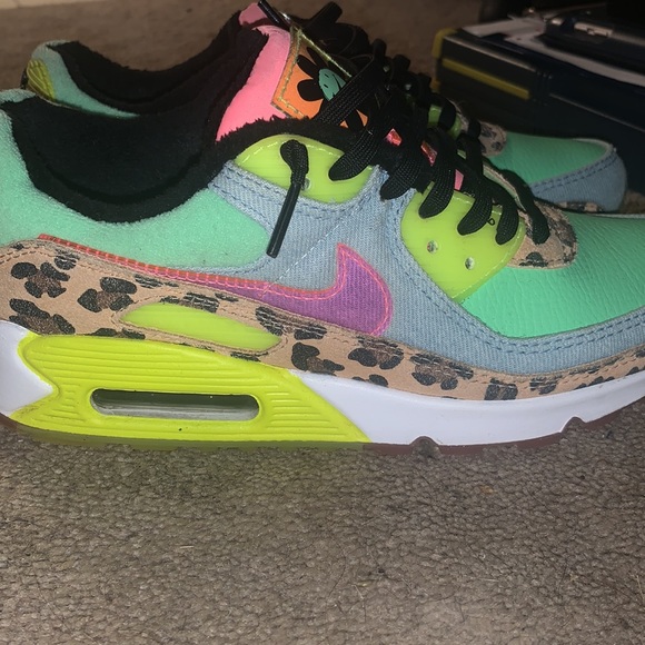 Women’s limited edition Nike Air Max 1 size 6.5. - Picture 3 of 6
